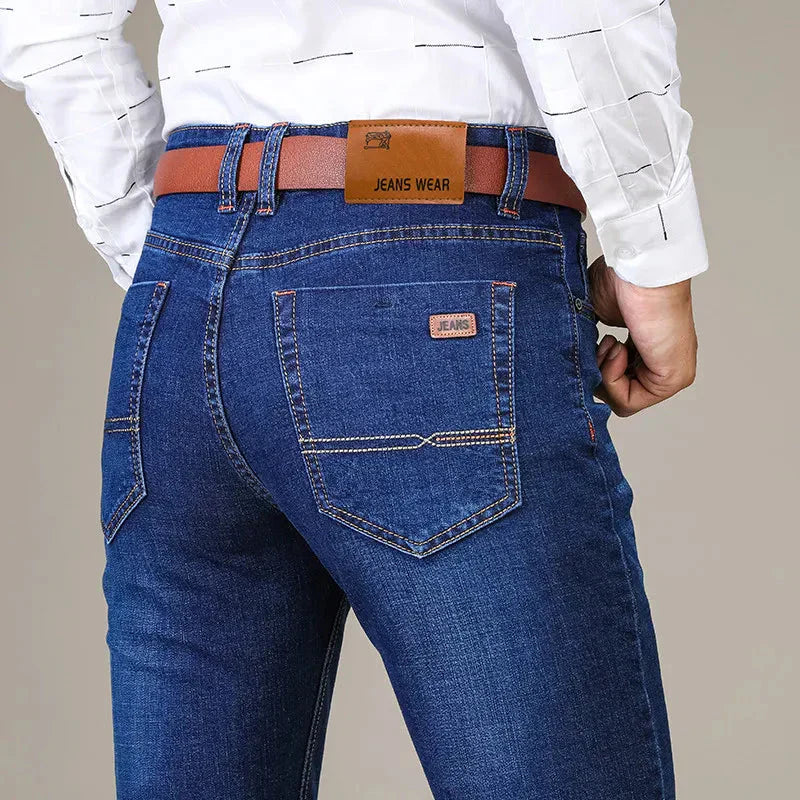 EB - Gerade geschnittene Stretchjeans für Herren
