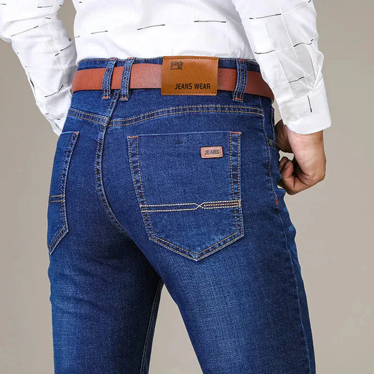 EB - Gerade geschnittene Stretchjeans für Herren