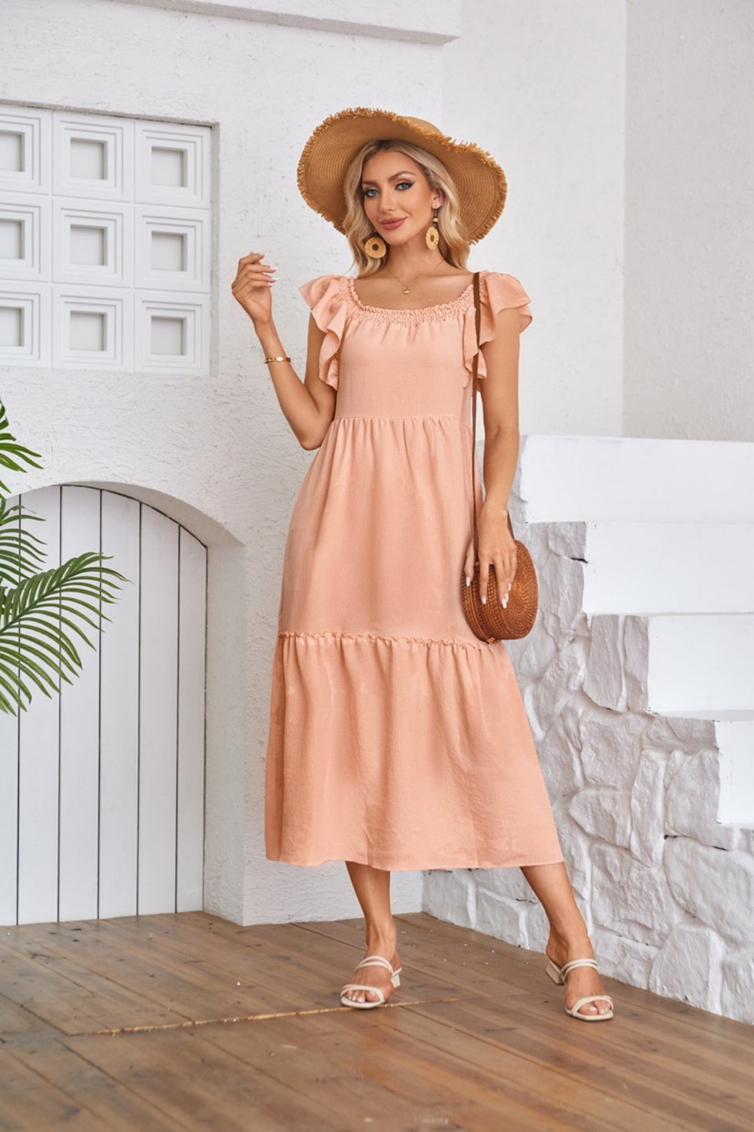 EB | Kleid mit plissiertem Saum und eckigem Ausschnitt, schulterfrei