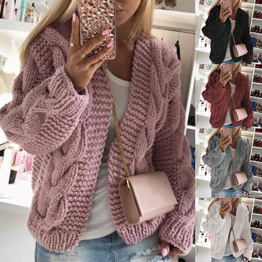Damen Strickjacke mit grobem Zopfmuster und lässigem Schnitt EB