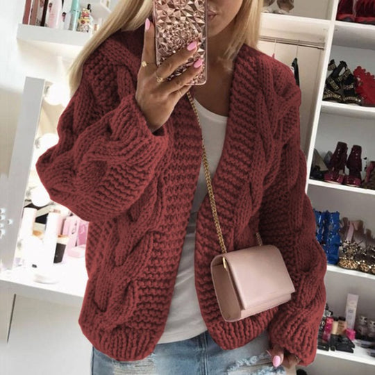 Damen Strickjacke mit grobem Zopfmuster und lässigem Schnitt EB