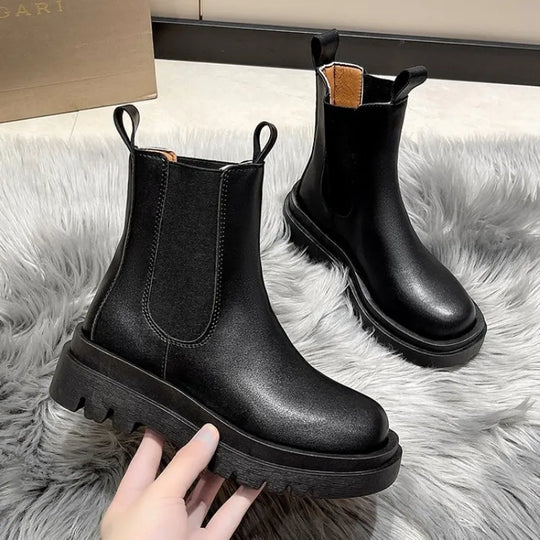EB | Retro Stiefel mit Dickem Quadratischen Absatz