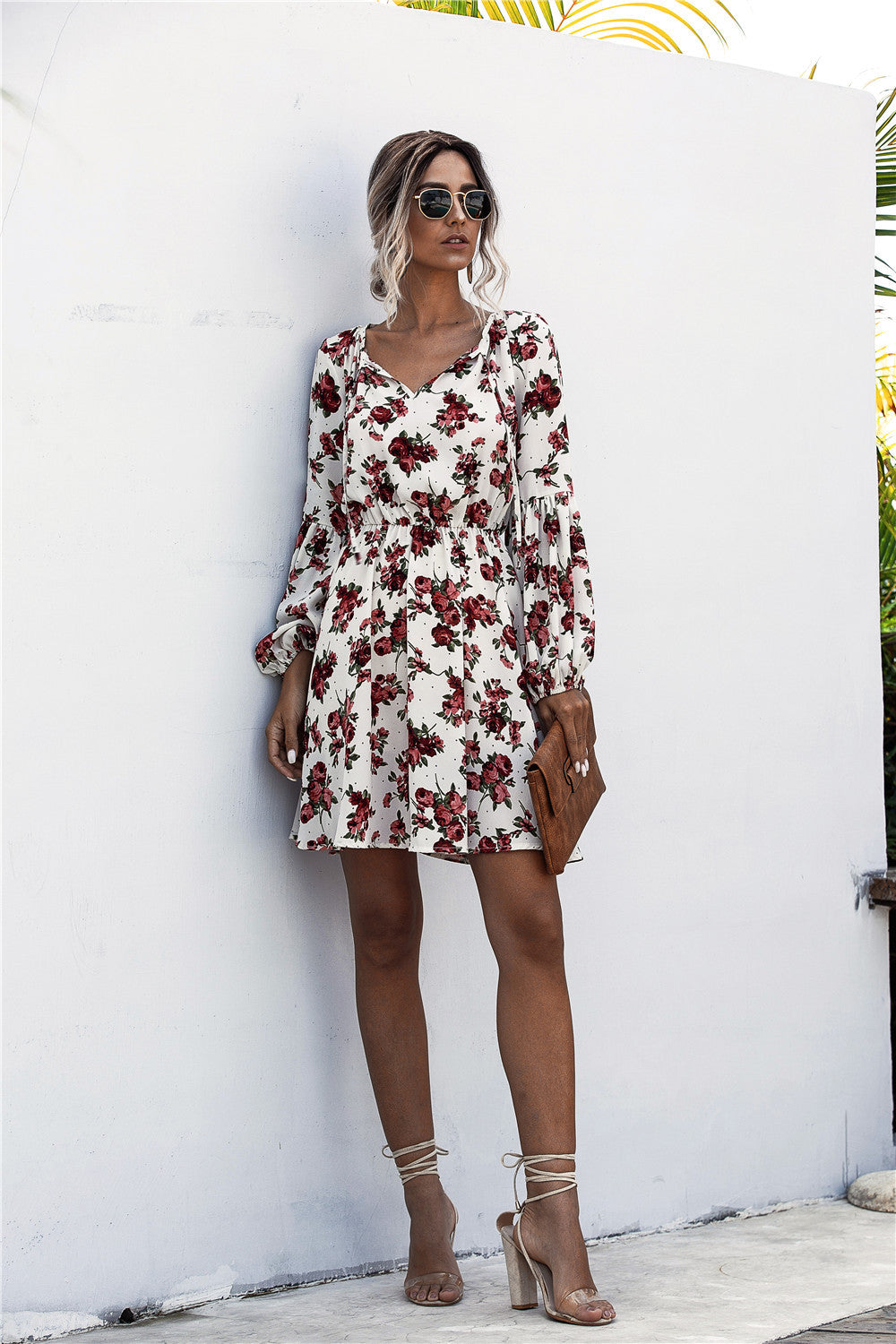Damen Freizeitkleid mit floralem Design und elegantem V-Ausschnitt EB