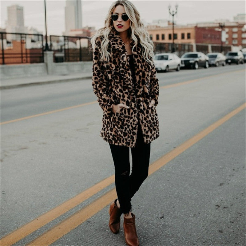 Damen Modischer Kunstfellmantel mit Leopardenmuster und elegantem Schnitt EB