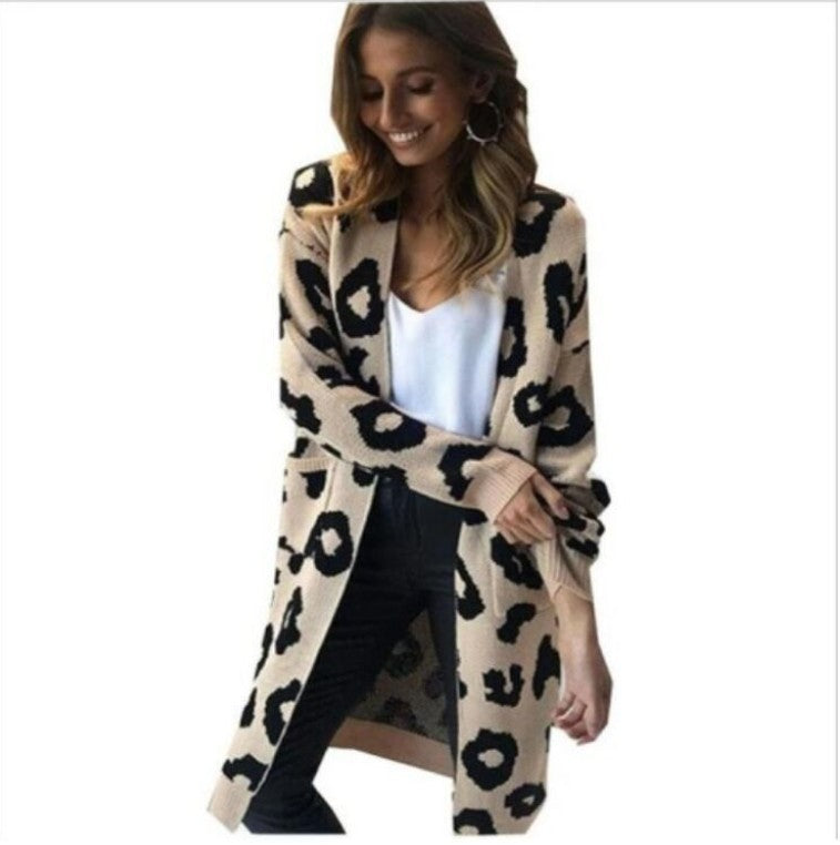 Damen Langstrickjacke mit trendigem Leopardenmuster EB