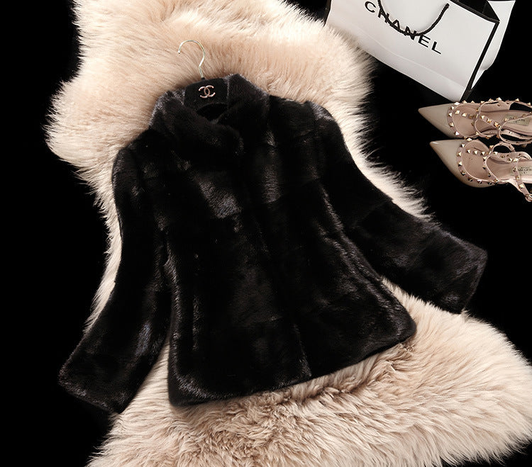 Damen Kunstpelzjacke mit modernem Schnitt und hohem Kragen EB