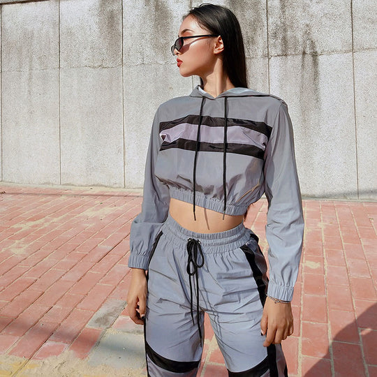 Damen cropped Kapuzenpullover im sportlichen Stil mit Kontraststreifen EB