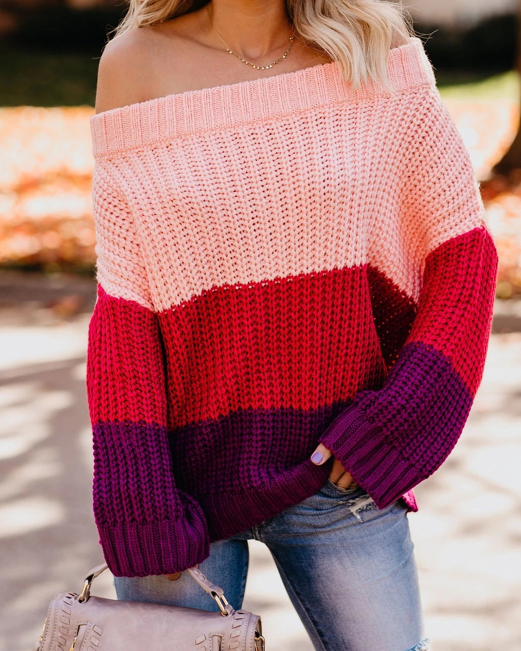 Damen lässiger Strickpullover mit weitem Ausschnitt und Farbblockdesign EB