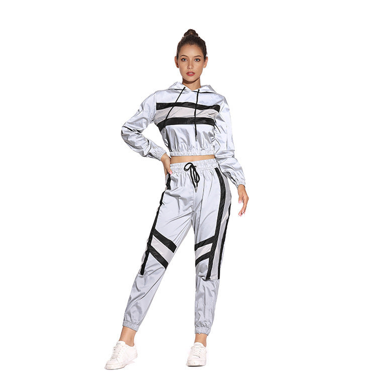 Damen cropped Kapuzenpullover im sportlichen Stil mit Kontraststreifen EB