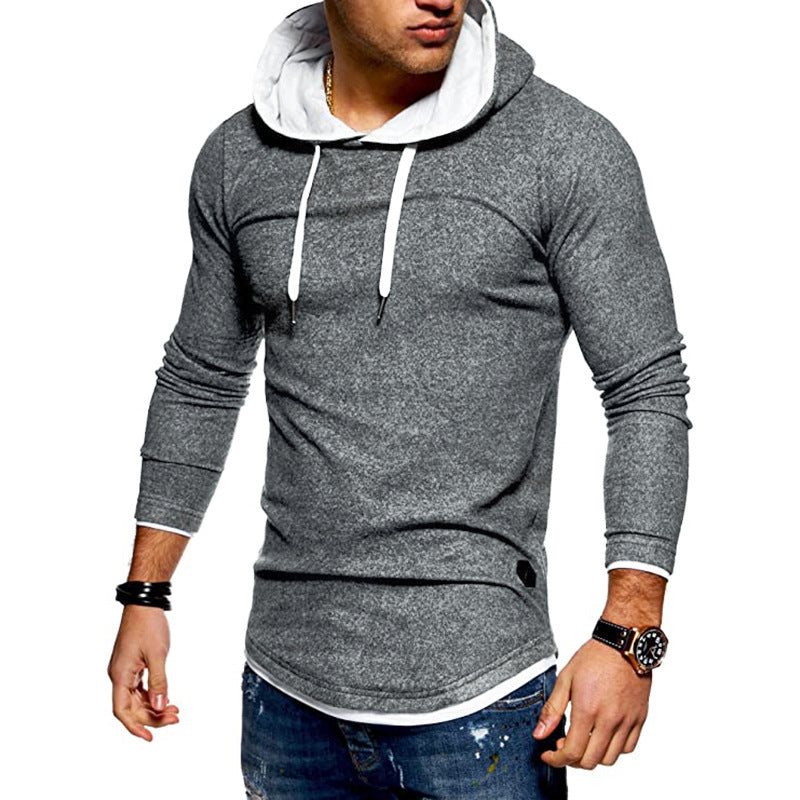 Herren Sweatshirt mit innovativem Layering-Design und kontrastierender Kapuze EB