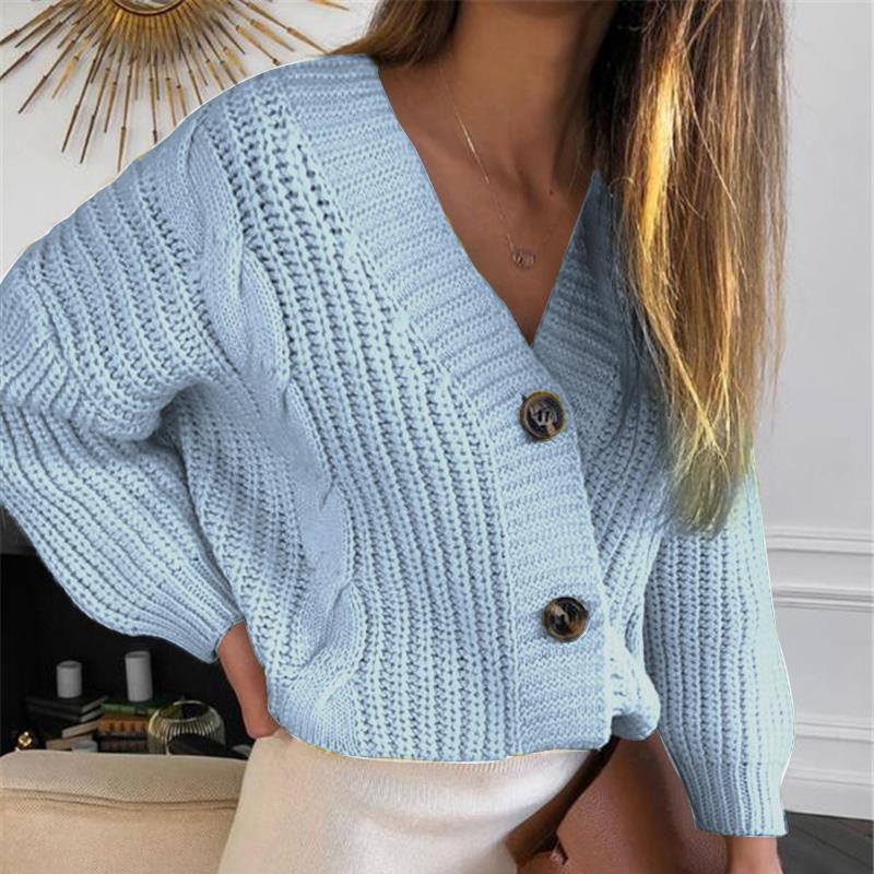 Damen Grobstrickjacke mit modernen Zopfmustern und eleganten Knopfdetails EB