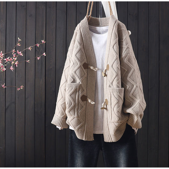 Damen Grobstrickjacke mit einzigartigem Zopfmuster und praktischen Taschen EB