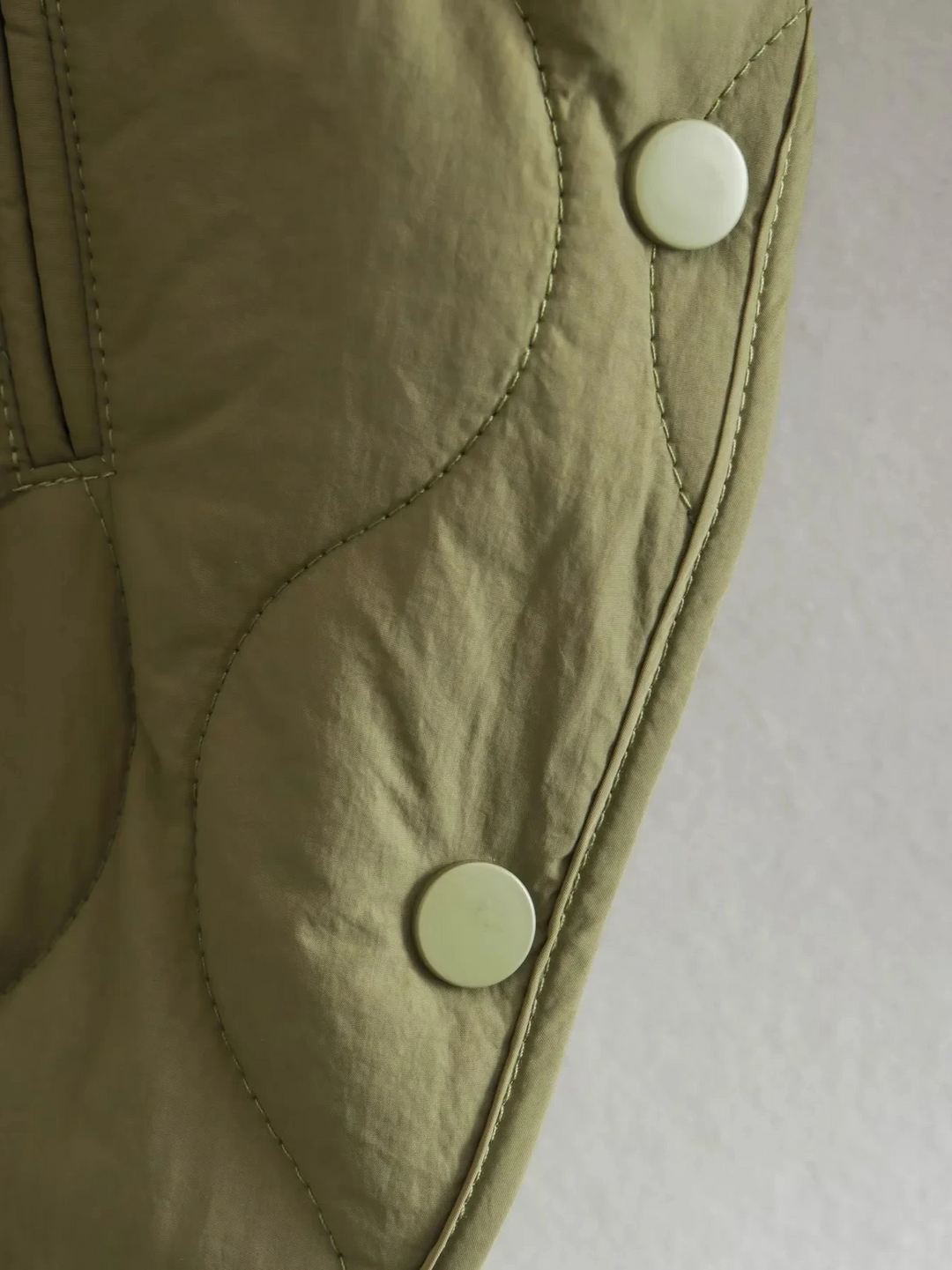 EB | Gepolsterte Jacke Damen, Leichtes Übergröße Modell mit Taschen, Knopfverschluss