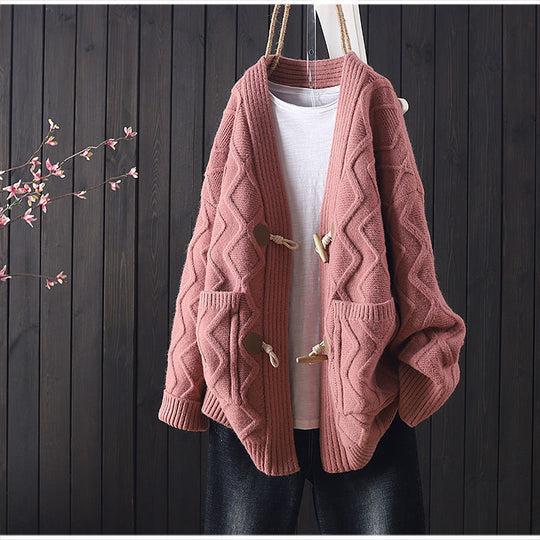 Damen Grobstrickjacke mit einzigartigem Zopfmuster und praktischen Taschen EB