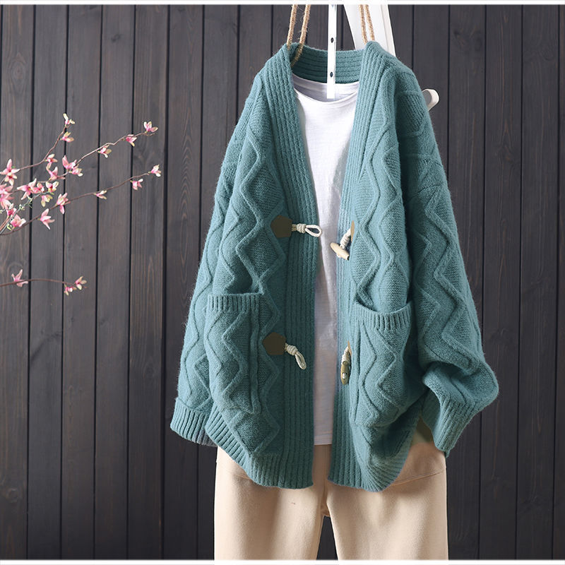 Damen Grobstrickjacke mit einzigartigem Zopfmuster und praktischen Taschen EB