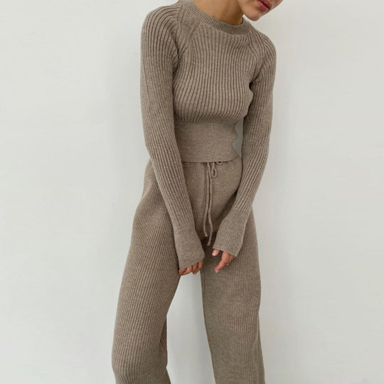 Damen Rippstrickanzug mit weitem Bein und hohem Schnitt EB