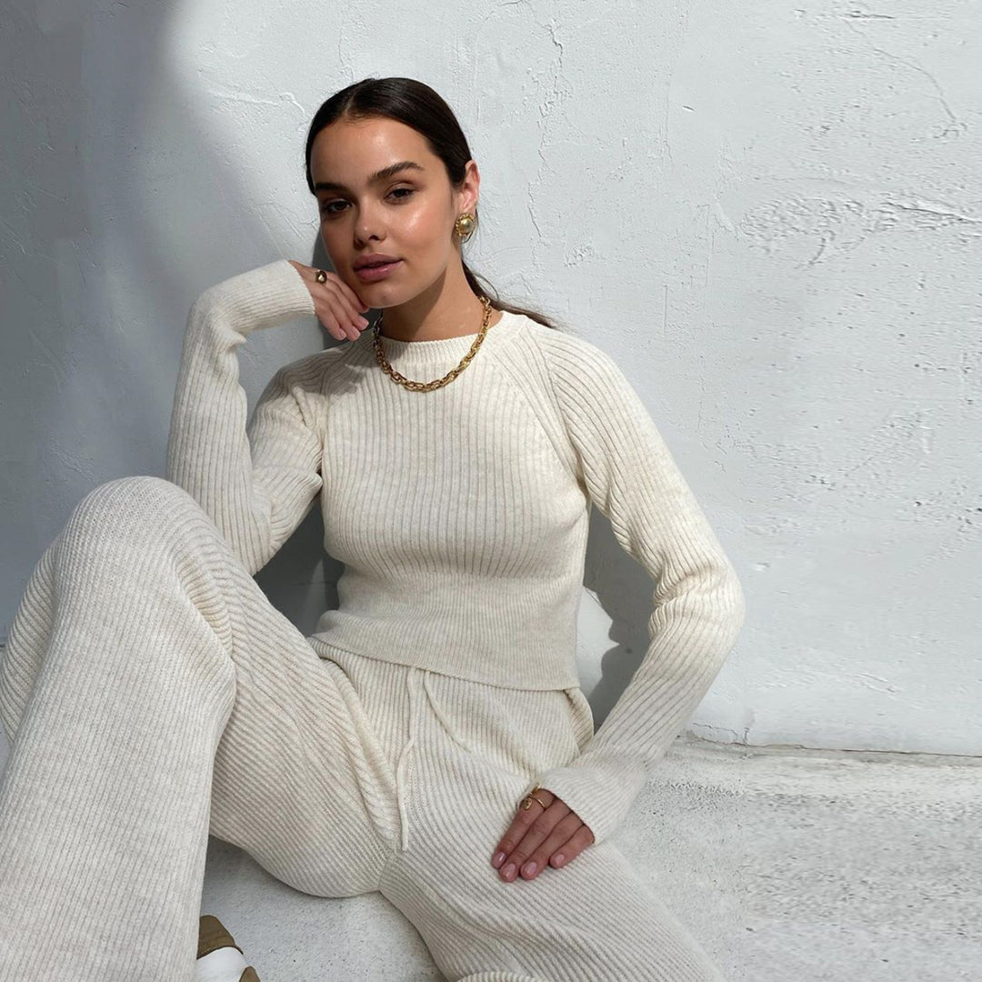 Damen Rippstrickanzug mit weitem Bein und hohem Schnitt EB