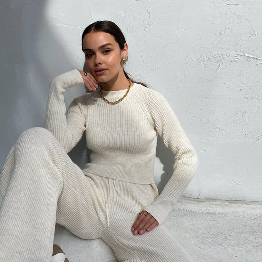 Damen Rippstrickanzug mit weitem Bein und hohem Schnitt EB