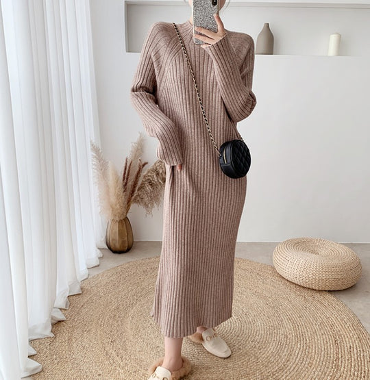 Damen Strickkleid mit ansprechendem Rippdesign und eleganten Schnittdetails EB