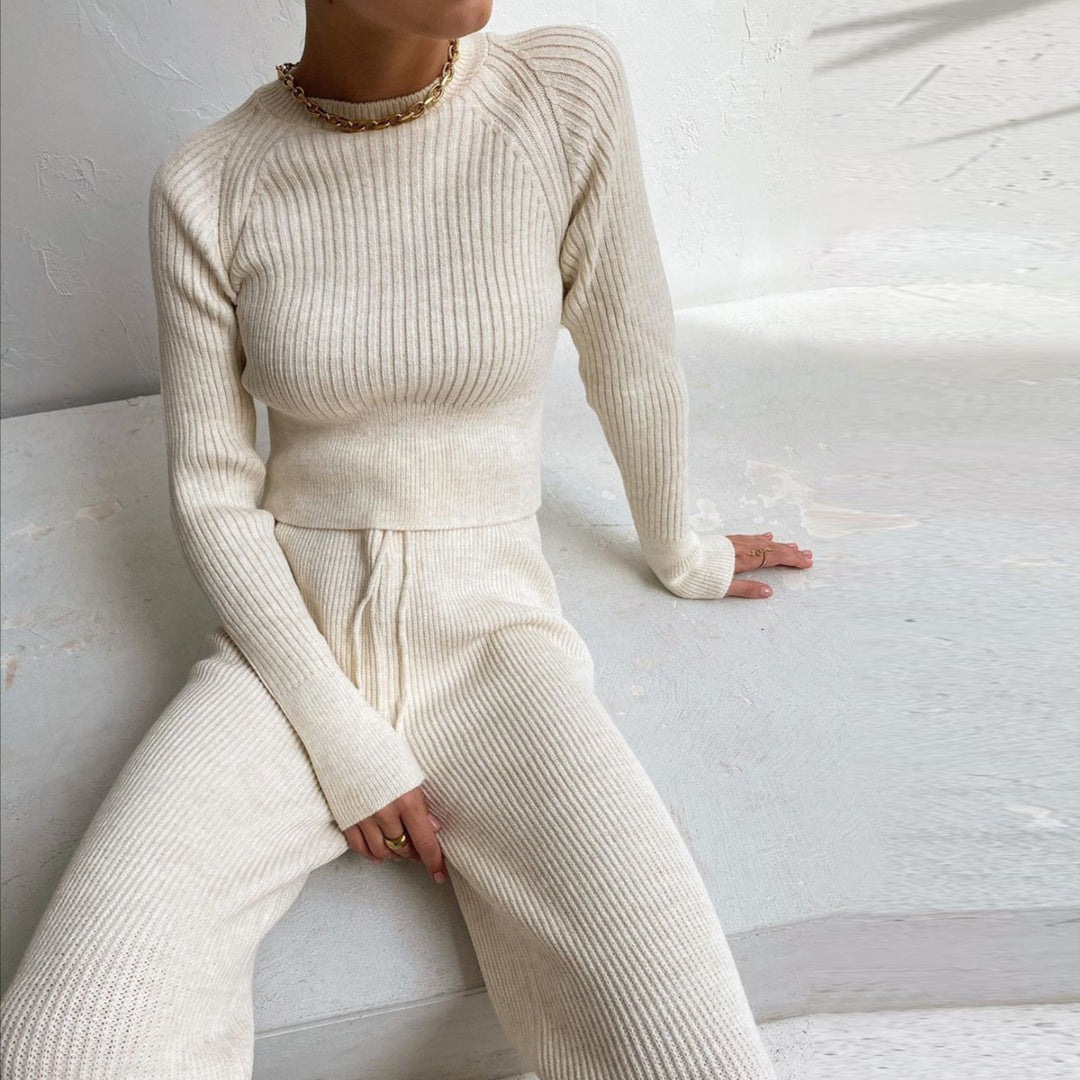 Damen Rippstrickanzug mit weitem Bein und hohem Schnitt EB