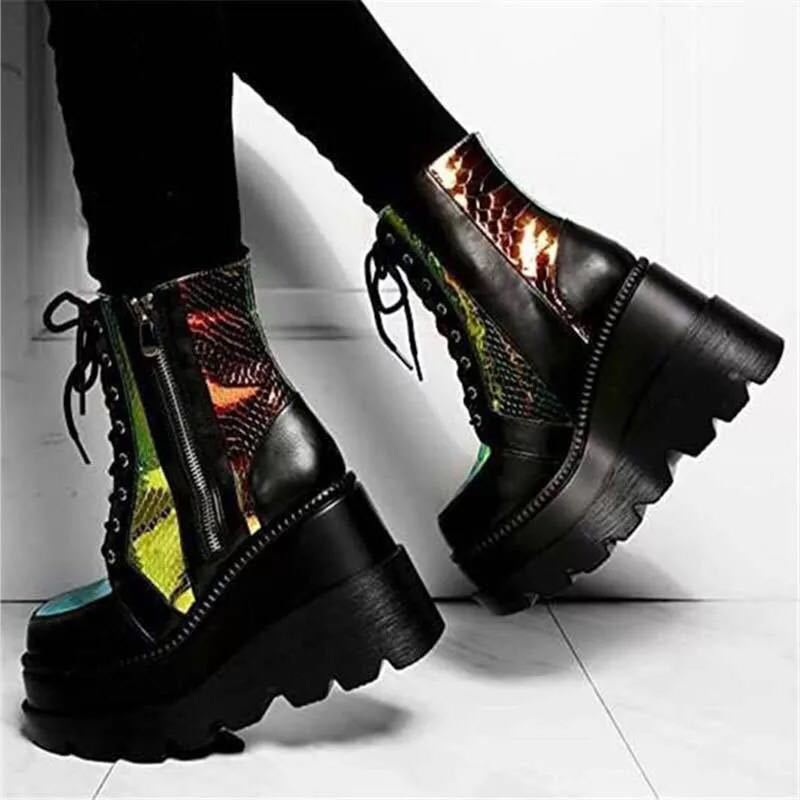 Damen Hochformatige Plateau-Schnürstiefel mit Kunstleder und reflektierenden Akzenten EB