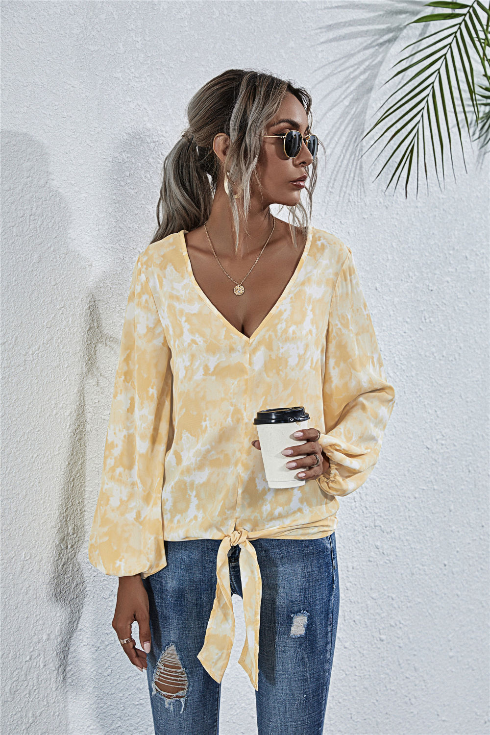 Damen Bluse mit V-Ausschnitt und verspieltem Knoten EB