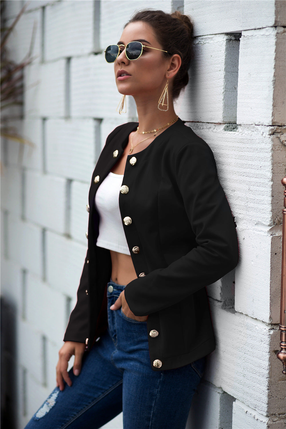 Damen modischer Blazer mit strukturiertem Stoff und besonderen Knopfdetails EB