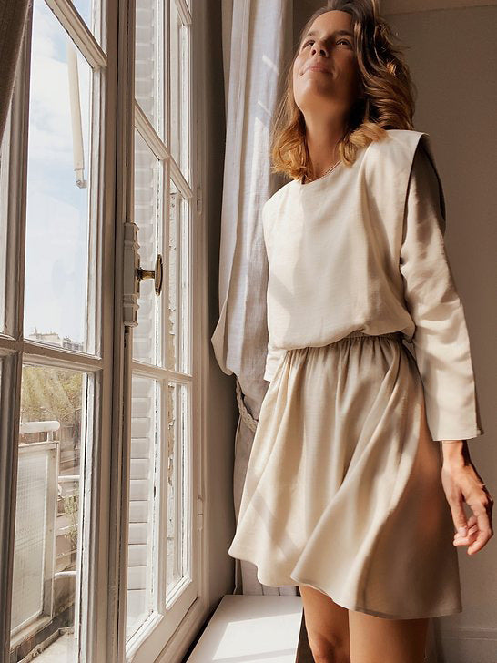 Damen Kleid mit elegante Raffung und angeschnittenen Ärmeln EB