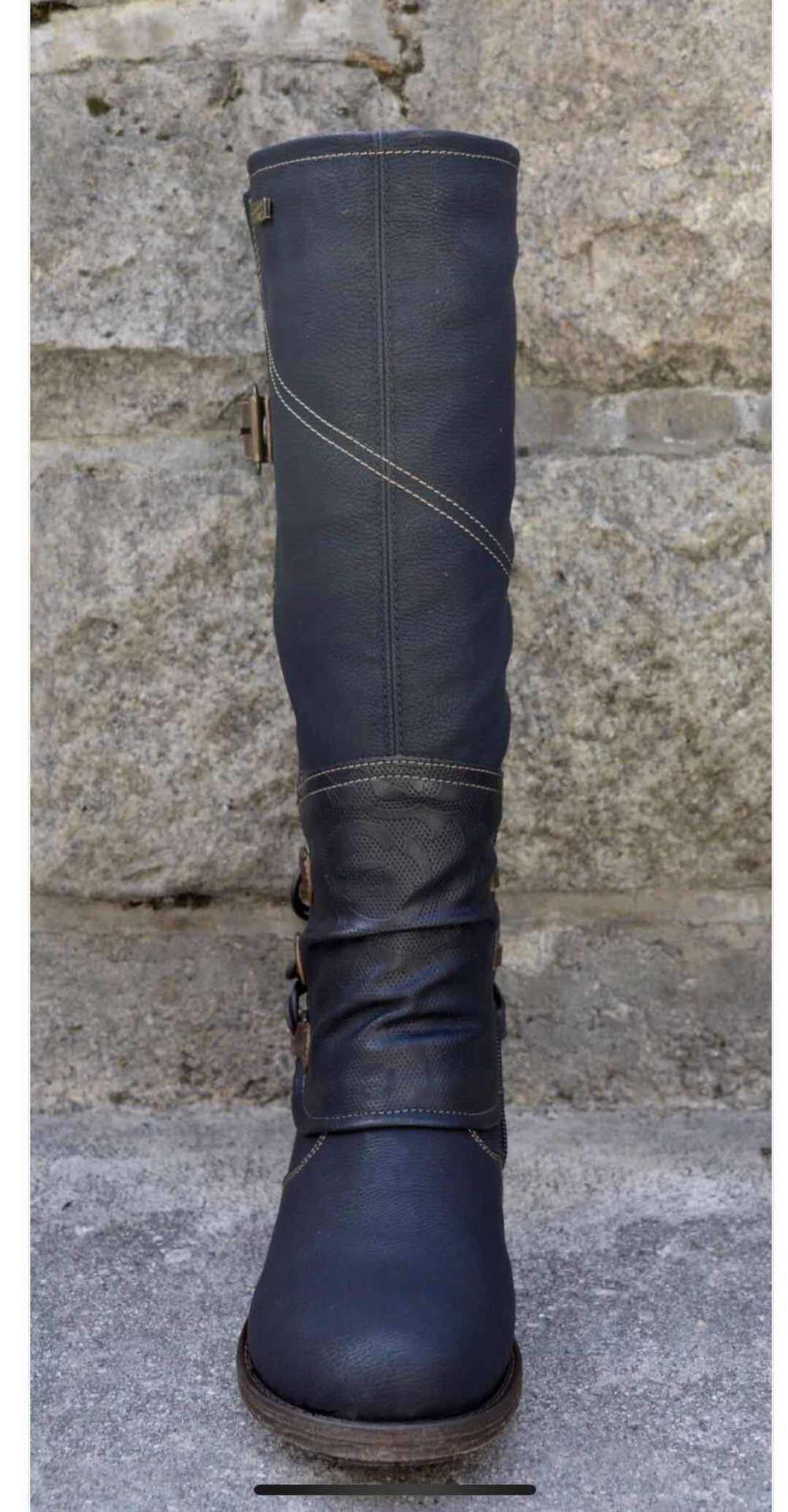 Damen Stiefel mit modischem Riemendesign und robustem Profil EB