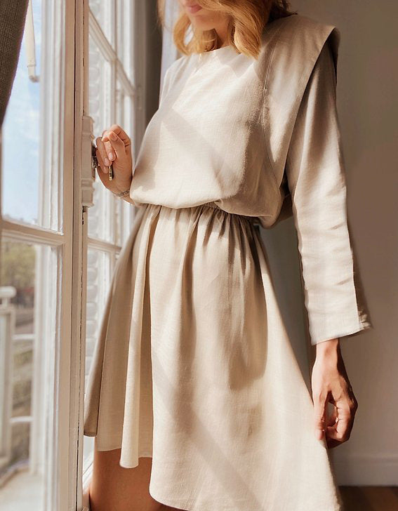 Damen Kleid mit elegante Raffung und angeschnittenen Ärmeln EB