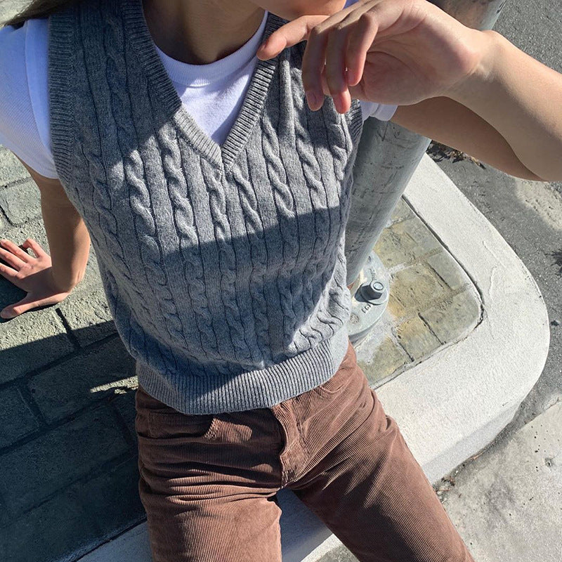 Damen Strick-Crop-Top mit V-Ausschnitt und Zopfmuster EB