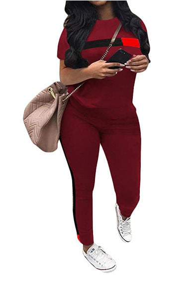 Damen Sportliches Set aus Kurzarmshirt und Jogginghose EB