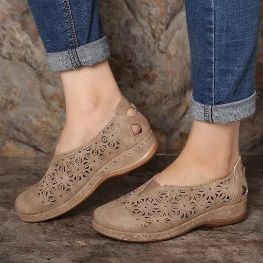 Damen offene Clogs mit floralem Lochdesign EB
