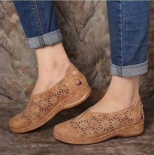 Damen offene Clogs mit floralem Lochdesign EB