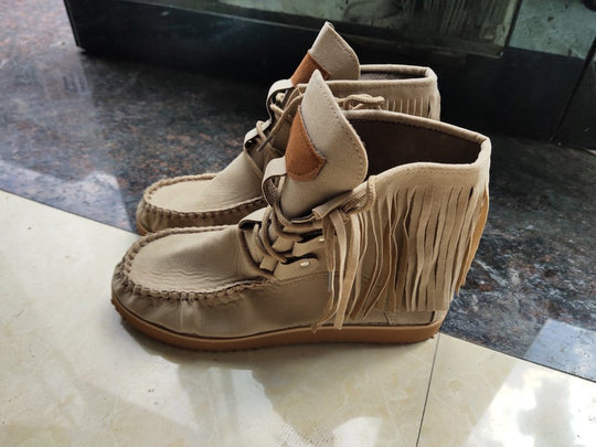 Damen Mokassin-Stiefel mit fransigem Design und handgefertigter Verarbeitung EB
