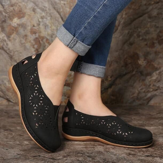 Damen offene Clogs mit floralem Lochdesign EB
