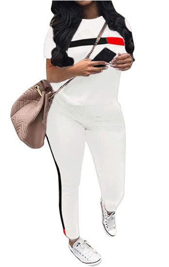 Damen Sportliches Set aus Kurzarmshirt und Jogginghose EB