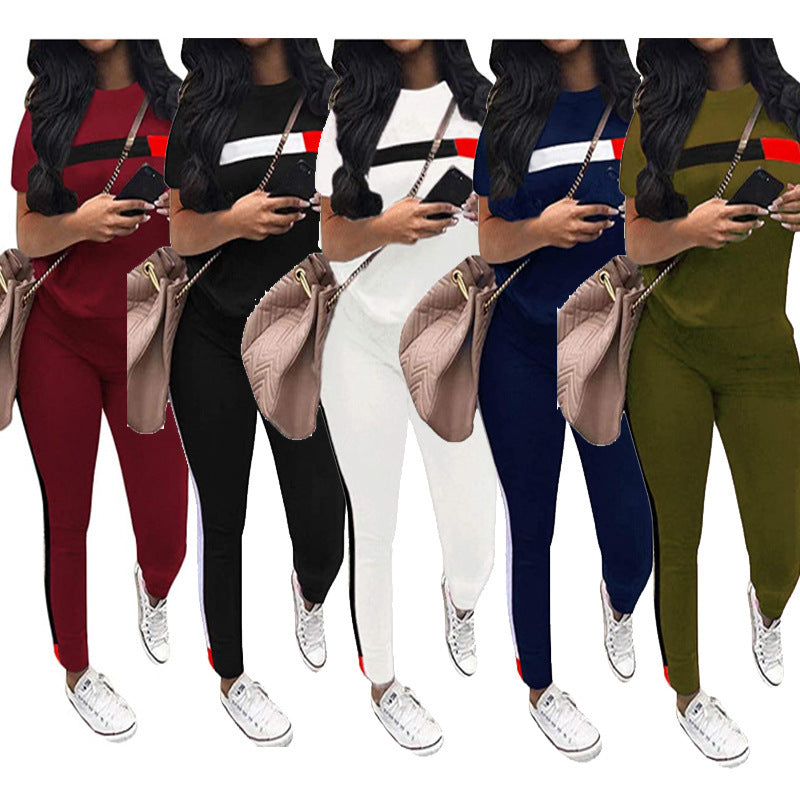 Damen Sportliches Set aus Kurzarmshirt und Jogginghose EB