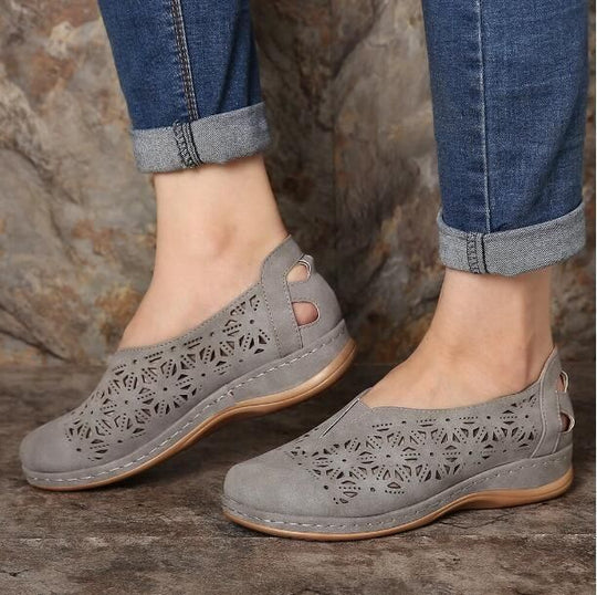 Damen offene Clogs mit floralem Lochdesign EB