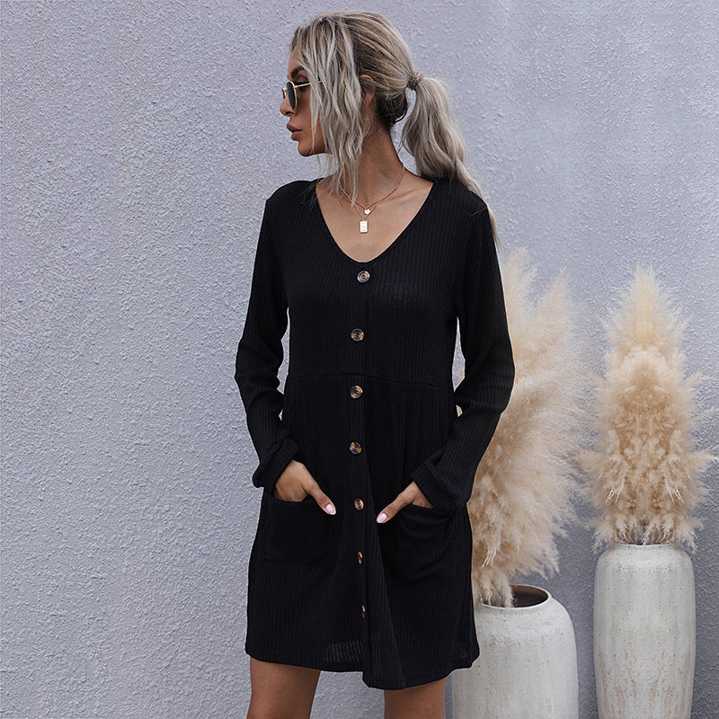 Damen Strickkleid mit durchgehendem Knopfverschluss und praktischen Taschen EB