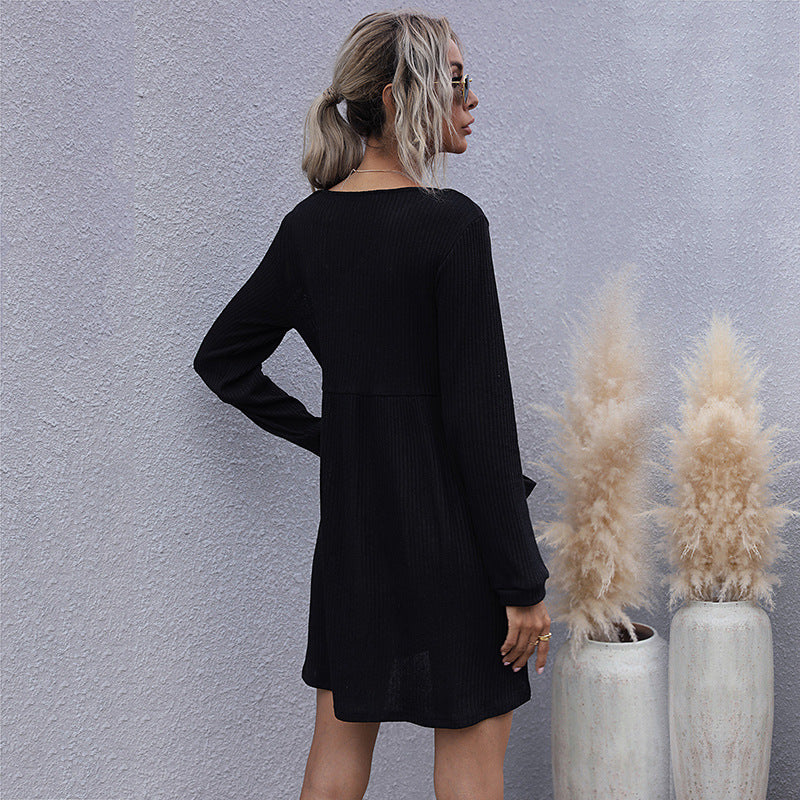 Damen Strickkleid mit durchgehendem Knopfverschluss und praktischen Taschen EB