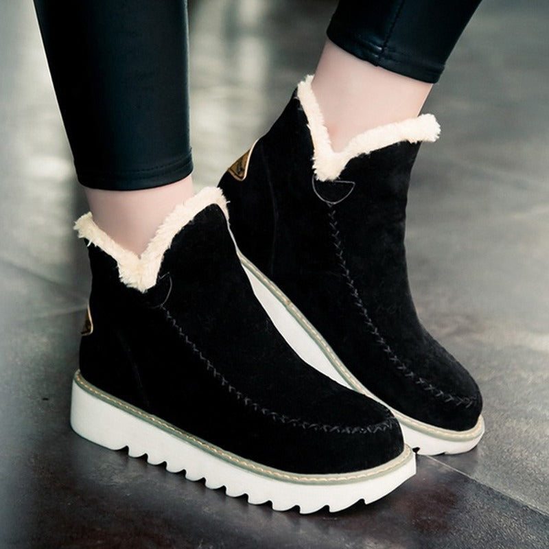 Damen Mokassin Stiefel mit kuscheligem Innenfutter und modischen Akzenten EB