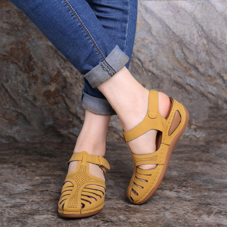 Damen Bequeme luftige Sandalen mit modischen Cut-Outs EB