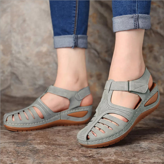 Damen Bequeme luftige Sandalen mit modischen Cut-Outs EB