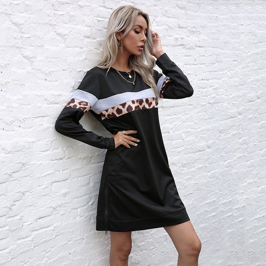 Damen lässiges Sweatkleid mit modernen Tierprint-Details EB