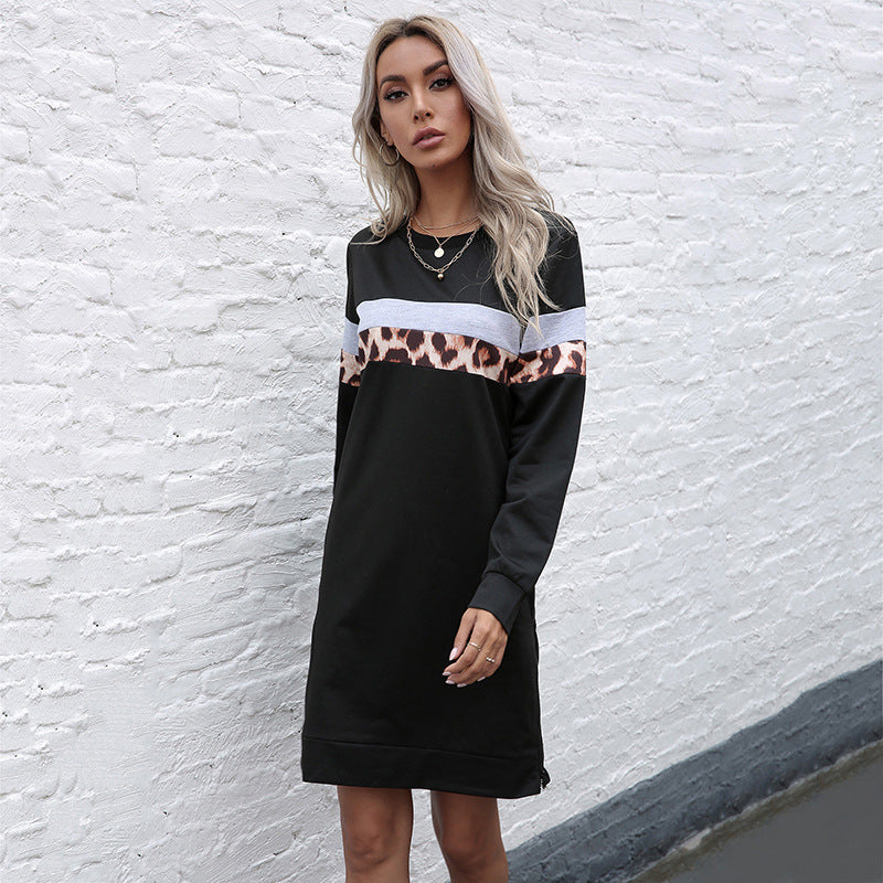 Damen lässiges Sweatkleid mit modernen Tierprint-Details EB