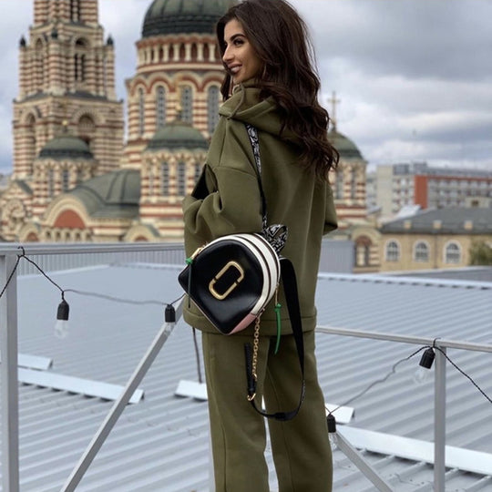 Damen lässiges Set mit Kapuzensweatshirt und bequemen Jogginghosen EB