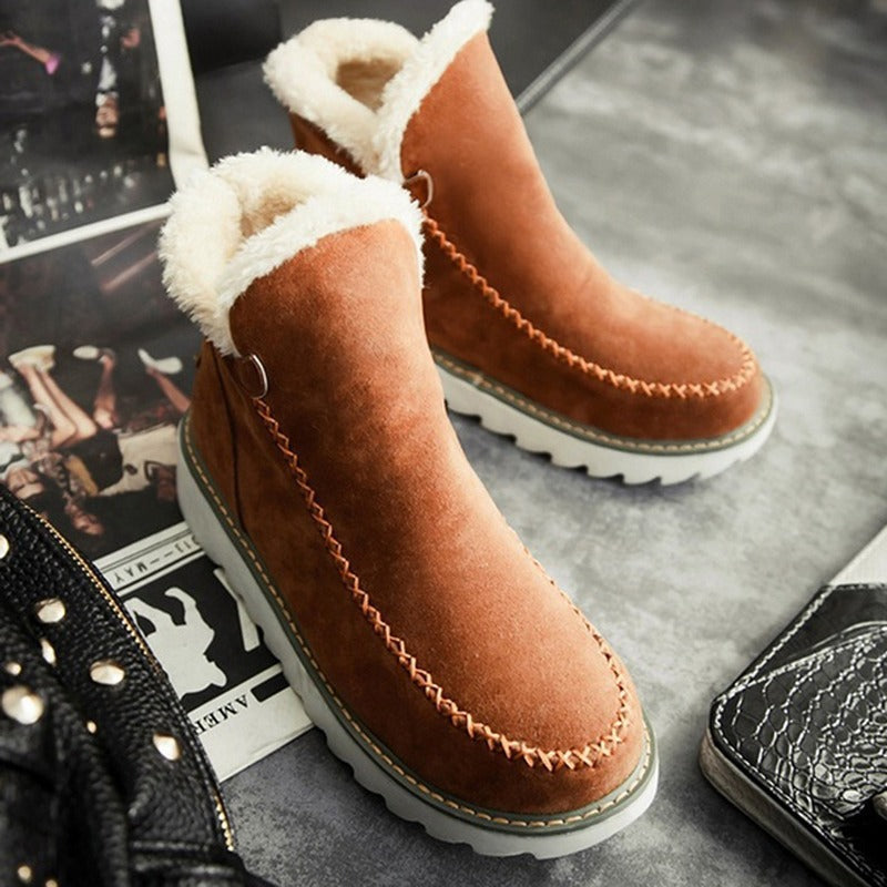 Damen Mokassin Stiefel mit kuscheligem Innenfutter und modischen Akzenten EB