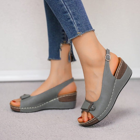 Damen Komfortable Sandalen mit verstellbarem Riemen und gepolstertem Fußbett EB