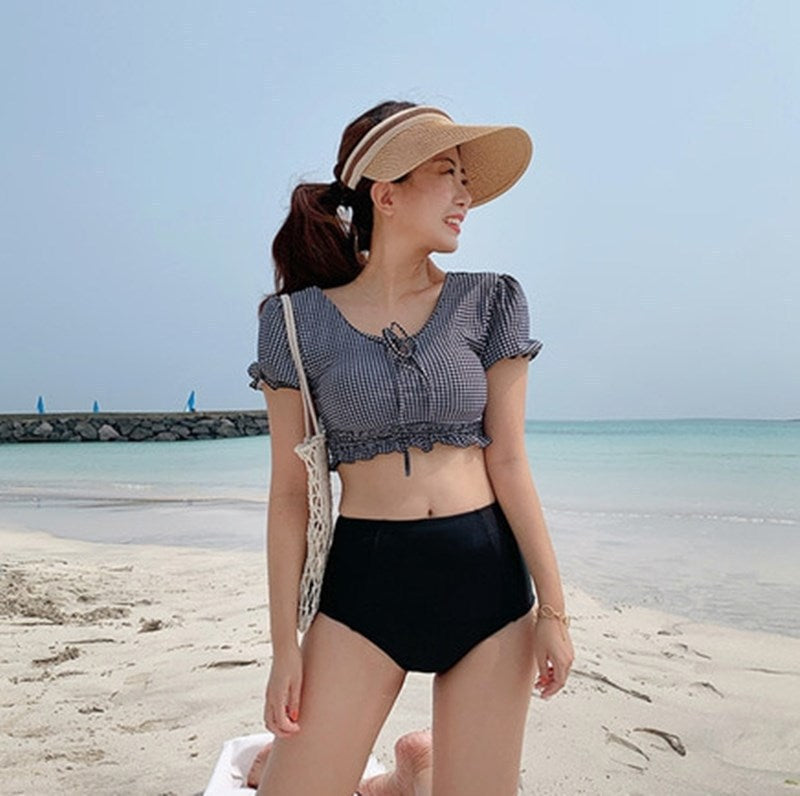Damen Cropped Oberteil mit Rüschensaum und charmantem Karomuster EB